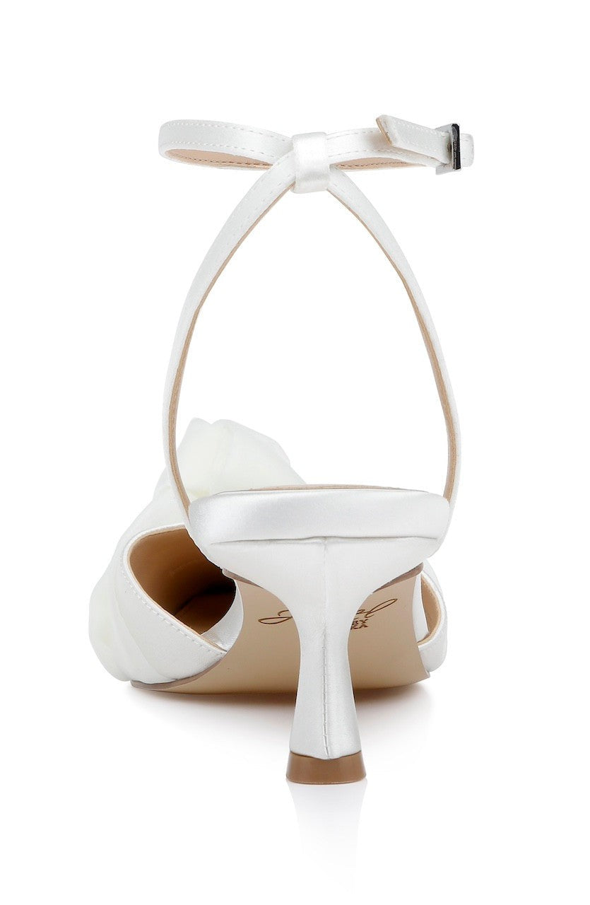 Favor Pointed Toe Kitten Heels
