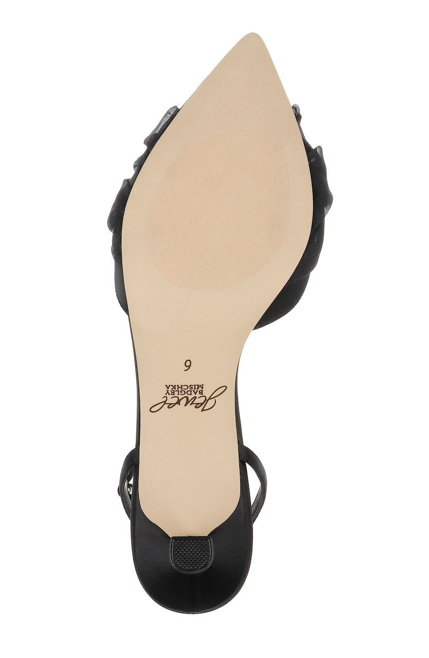 Favor Pointed Toe Kitten Heels