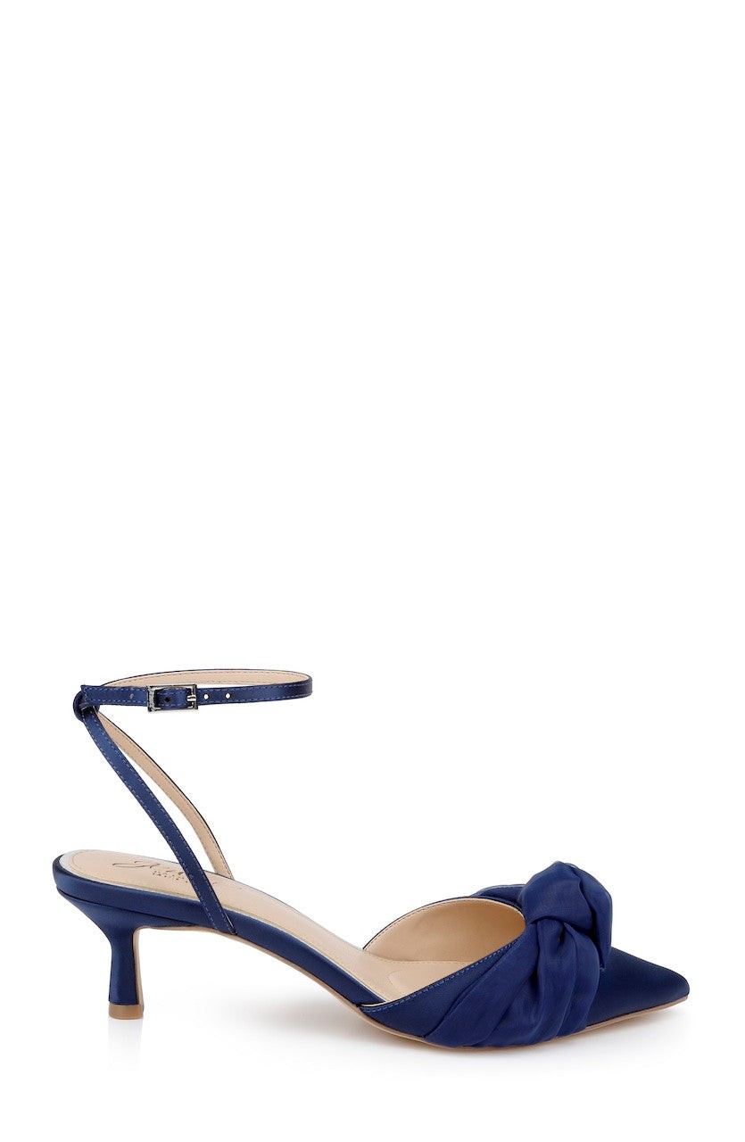 Favor Pointed Toe Kitten Heels