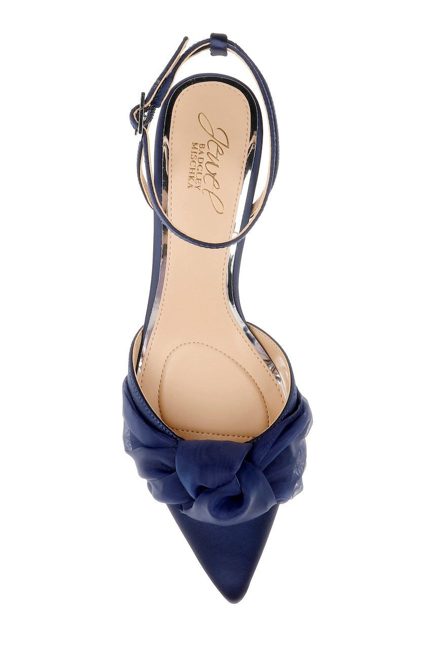 Favor Pointed Toe Kitten Heels